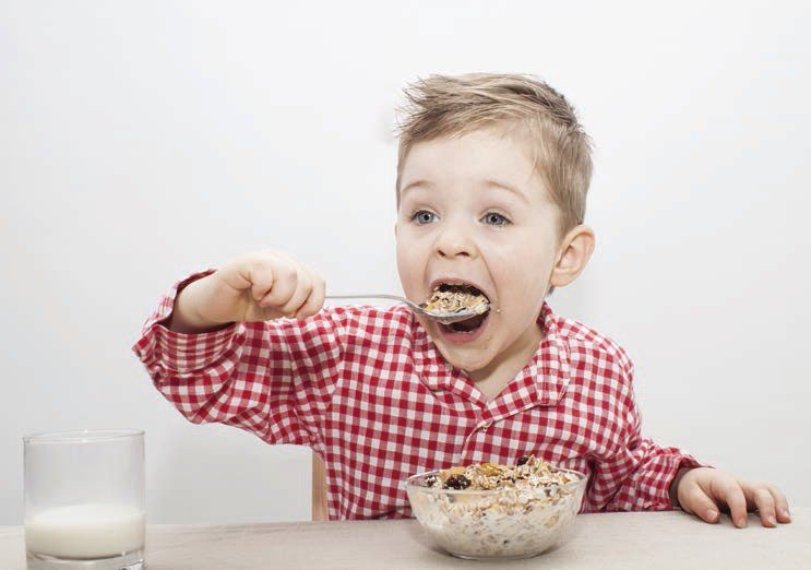 Kind dat ontbijtgranen eet: veilig voedsel begint bij betrouwbare analyse